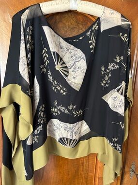 Harari Silk Women’s Black & Olive Fan-Print Draped Top